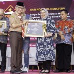 Sukses Dukung Program Kejar, bank bjb Terima Penghargaan OJK