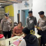 Puluhan Botol Minuman Keras Disita dalam Razia yang Digelar Polsek Sragi (Foto: Dok  Humas Polres Pekalongan)