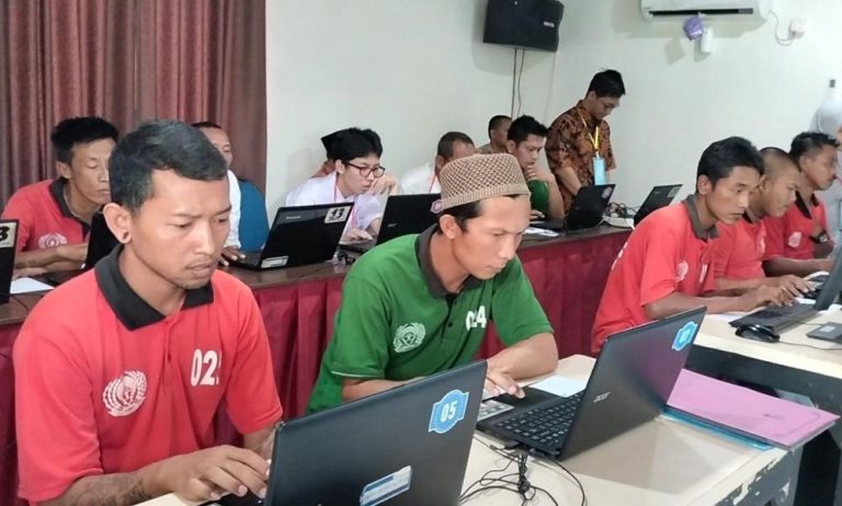Efektifkan Memanfaatkan Jaringan, Napi dan Peserta PKBM Serentak Ikuti ANBK (Foto: Dok MC Batang)