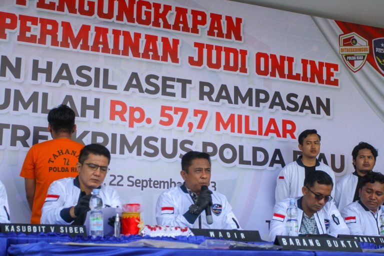 Polisi Bekuk Pelaku Judi Online Beromzet Miliaran Rupiah di Riau (Foto: Dok Humas Polri)