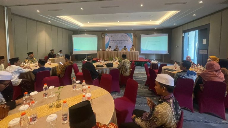 Pelatihan pengelolalan e-Library bagi pengelola Ma’had Aly