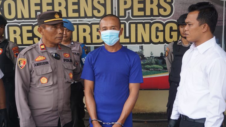 Pelaku Pecatan TNI, Polsek Karangmoncol Ungkap Kasus Penggelapan Sepeda Motor (Foto: Dok Humas Polres Purbalingga)