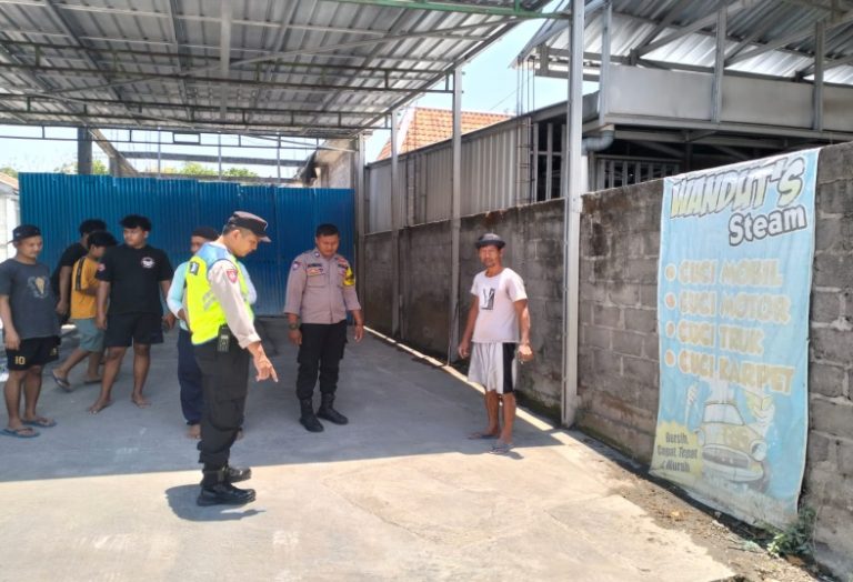 Diduga Kelelahan, Tukang Tebas Mangga Asal Jepara Meninggal di Depan Cucian Motor (Foto: Dok Humas Polres Grobogan)
