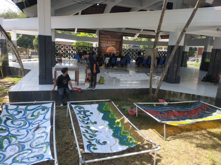 Agar Makin Bisa Bersaing, Perajin Batik Didorong Berinovasi Kreatif (Foto: Dok Pemkab Magelang)