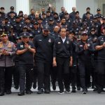 Presiden Jokowi melepas kontingen Asian Games 2023, di Halaman Istana Merdeka, Jakarta. Selasa (19/09). (Foto: Dok Humas Setkab)