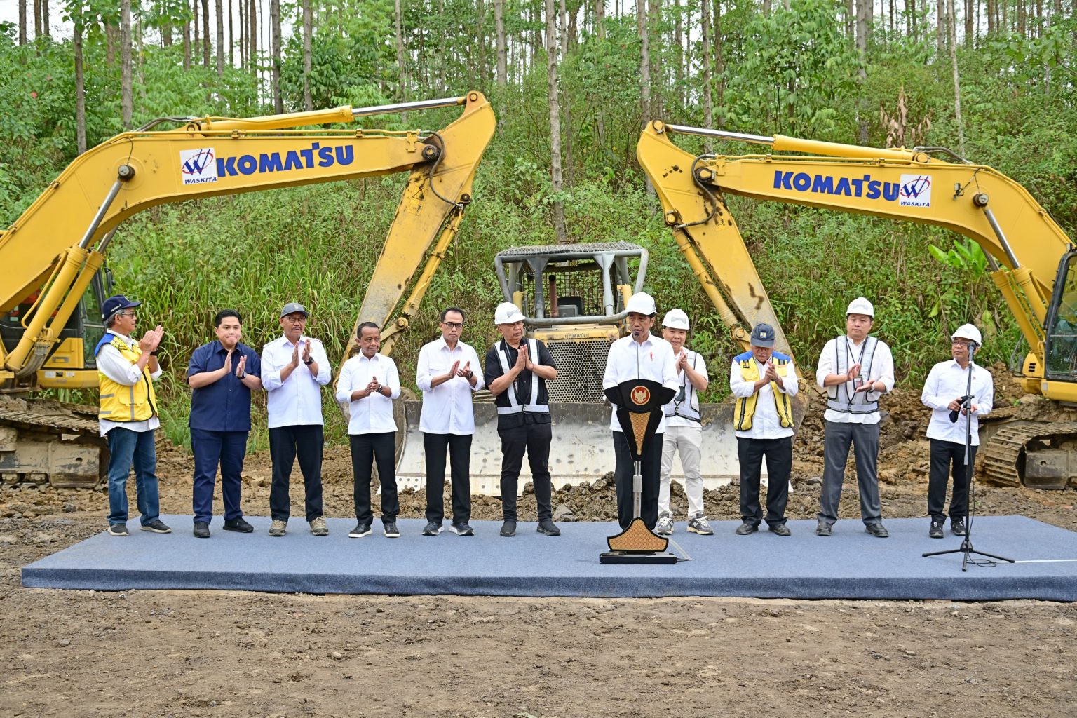 Presiden Jokowi saat groundbreaking Hotel Vasanta di kawasan Ibu Kota Nusantara, Kabupaten Penajam Paser Utara, Kalimantan Timur, Sabtu (23/09). (Foto: Dok BPMI Setpres)