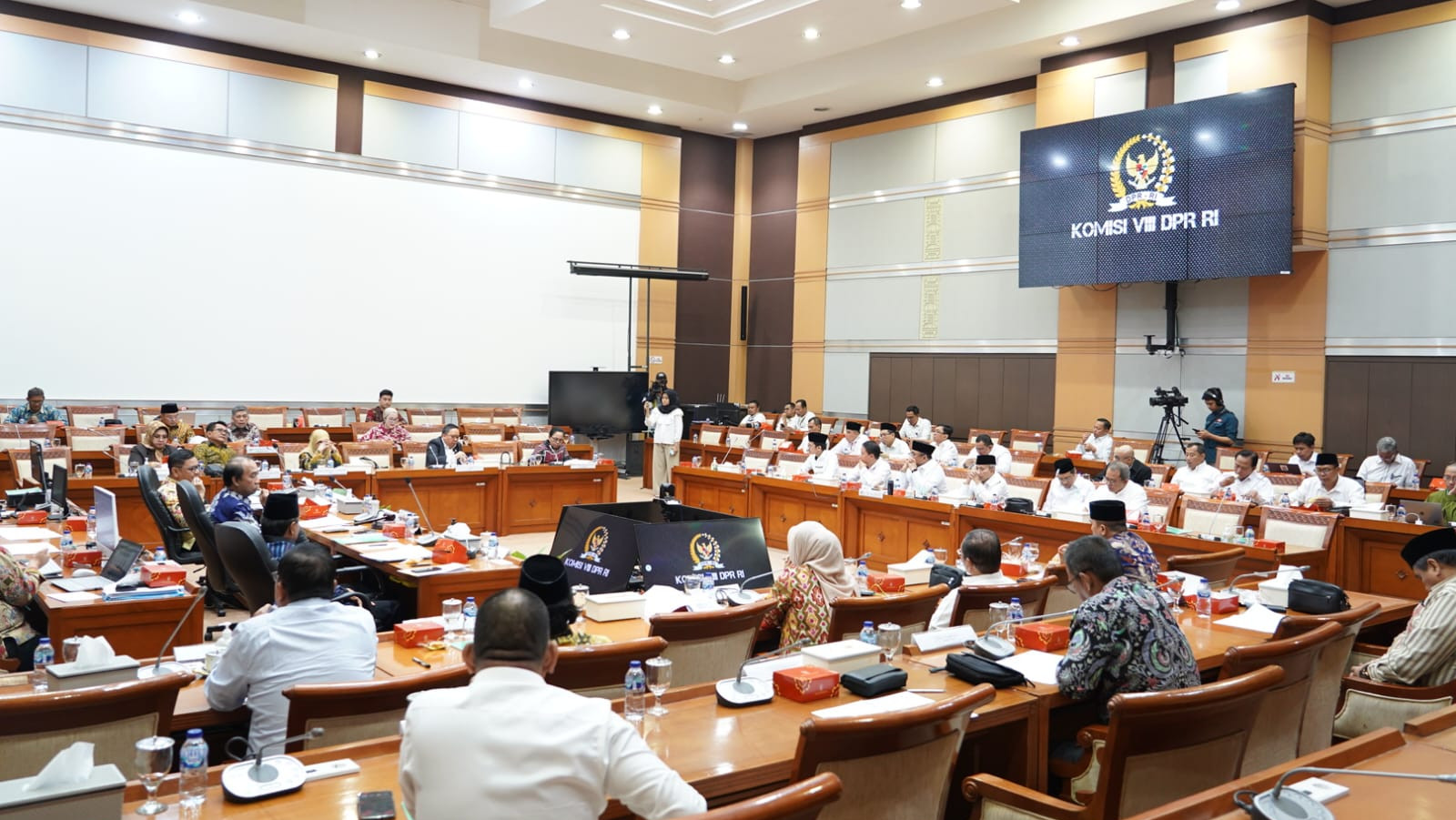 Raker Kemenag bersama Komisi VIII DPR RI, Senin (18/09) (Foto: Dok Kemenag)