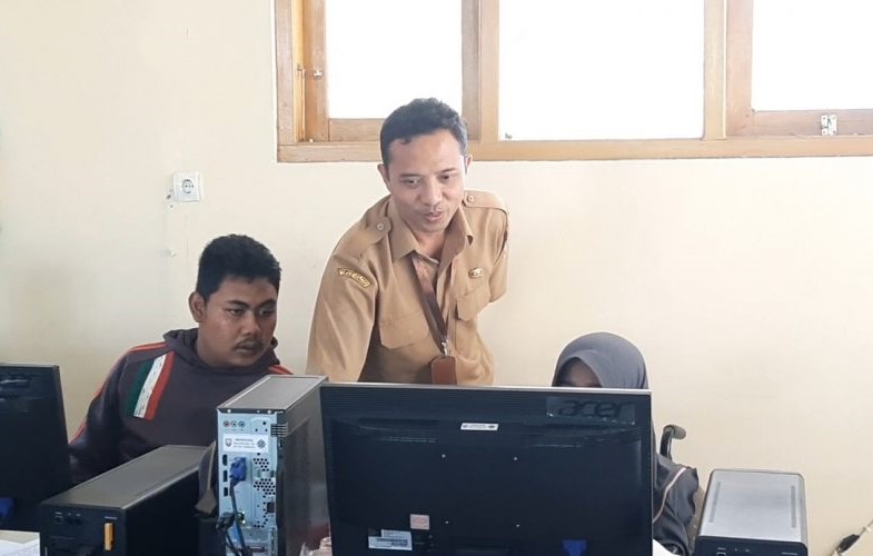 BLK Beri Pelatihan 33 Hari, Disabilitas yang Belum Pernah Pegang Komputer (Foto: Dok Kominfo Rembang)