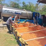 Warga Tangen Alami Kekeringan, Polsek Sragen Kota Kirim 7 Tanki Air Bersih (Foto: Dok Humas Polres Sragen)