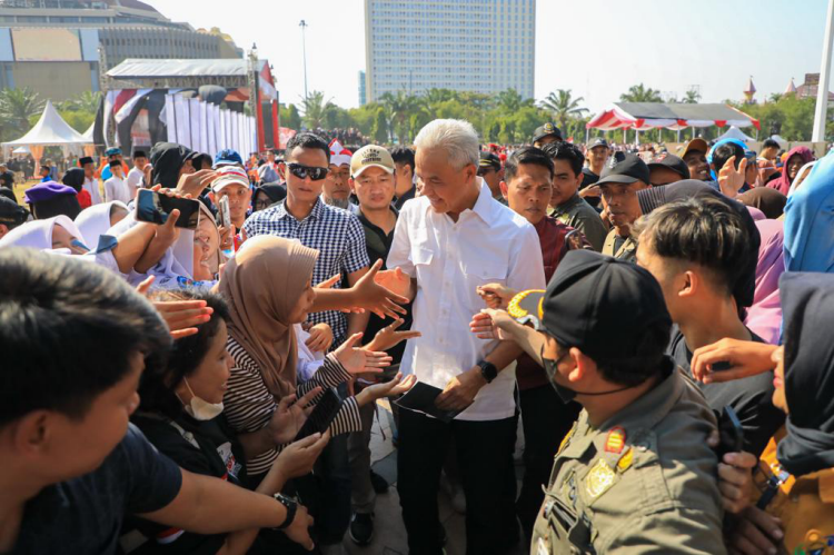 Gubernur Terima Deklarasi Muda-mudi Jateng Siap Kawal Pemilu Damai 2024 (Foto: Dok Humas Pemprov Jateng)