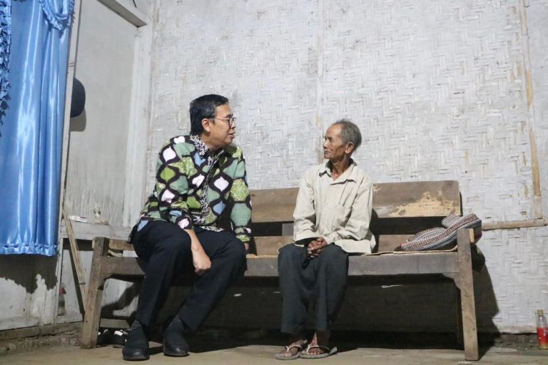 Deputi Nunung Kemenko PMK Tinjauan Penanganan Kemiskinan Ekstrem di Malang (Foto: Dok KemenkoPMK)