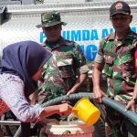 Sumber Air Mengering, Kodim Batang Suplai Air untuk Warga Wonokerto