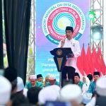 Presiden Jokowi membuka Jambore Nasional Dai Desa Madani Parmusi, di TNGGP, Jabar, Selasa (26/09). (Foto: Dok BPMI Setpres)