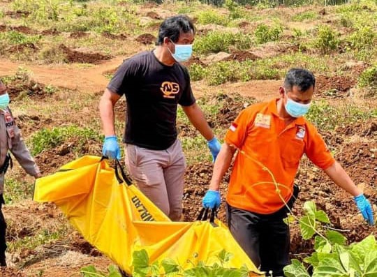 Polres Salatiga Cek dan Olah TKP Penemuan Mayat di Hutan Karet (Foto: Dok Humas Polres Salatiga)