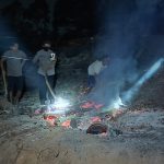 Bukit Compok Menawan Terbakar, Petugas Sempat Kesulitan Memadamkan Api