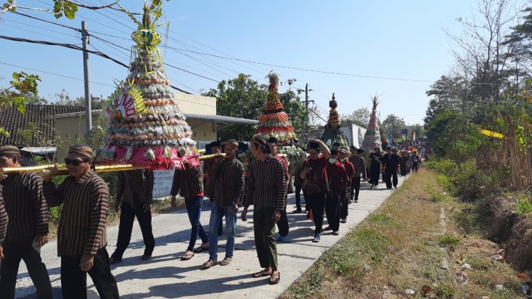 Peringati Haul Ki Ageng Singoprono, Warga Desa Nglembu Gelar Kirab Budaya (Foto: Dok Diskominfo Boyolali)