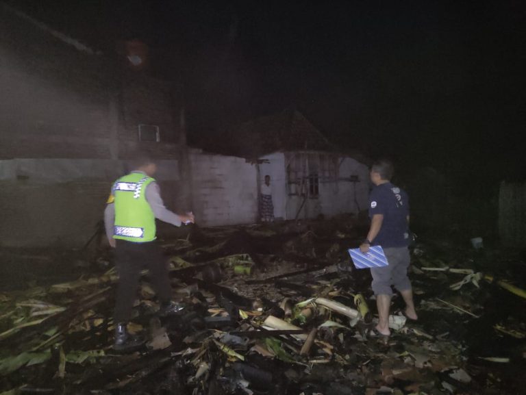 Lagi, Akibat Korsleting Listrik Rumah di Grobogan Terbakar (Foto: Dok Humas Polres Grobogan)