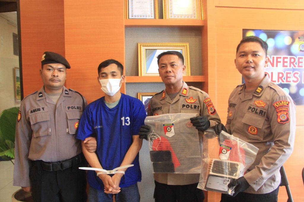 Kecanduan Judi Slot, Jadi Motif Pemuda di Bantul Gelapkan iPhone (Foto: Dok Humas Polres Bantul)