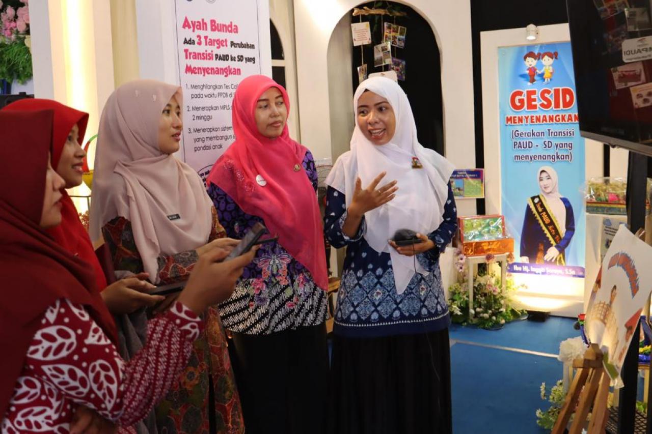 Dindik Kenalkan Permainan Kahoot ke Orang Tua, Sukseskan Gesid Menyenangkan  (Foto: Dok Timkom Pemkot Pekalongan)