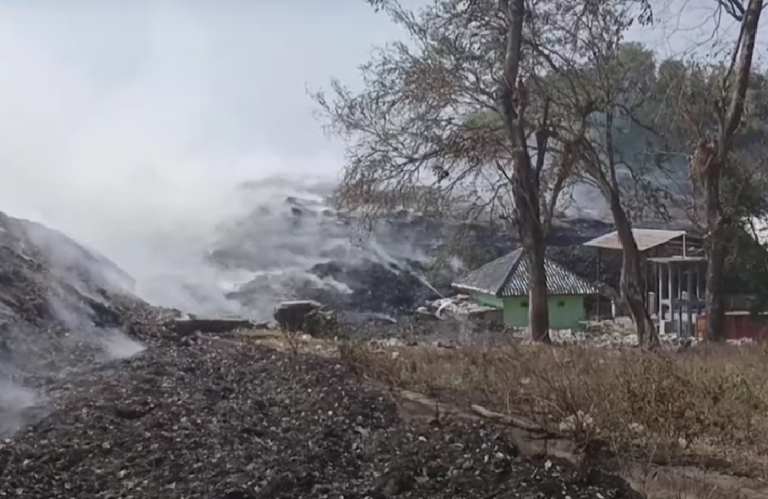 Sepekan Terbakar, Plt Bupati Mansur Ajak Semua Stakeholder Gotong Royong Atasi Kebakaran TPA (Foto: Dok Pemkab Pemalang)