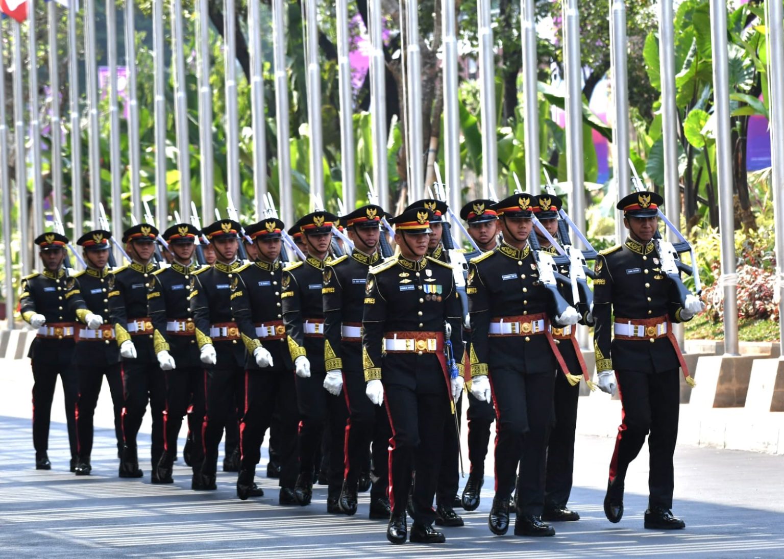 Mengenal Pasukan Cordon, Penyambut Tamu Negara di Gala Dinner KTT Ke-43 ASEAN (Foto: Dok Info Publik Setkab)