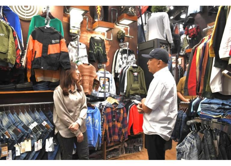 Pasar Tanah Abang Sepi, MenKopUKM Ingin Ada Keberpihakan Regulasi Transformasi Digital (Foto: Dok KemenKopUKM)