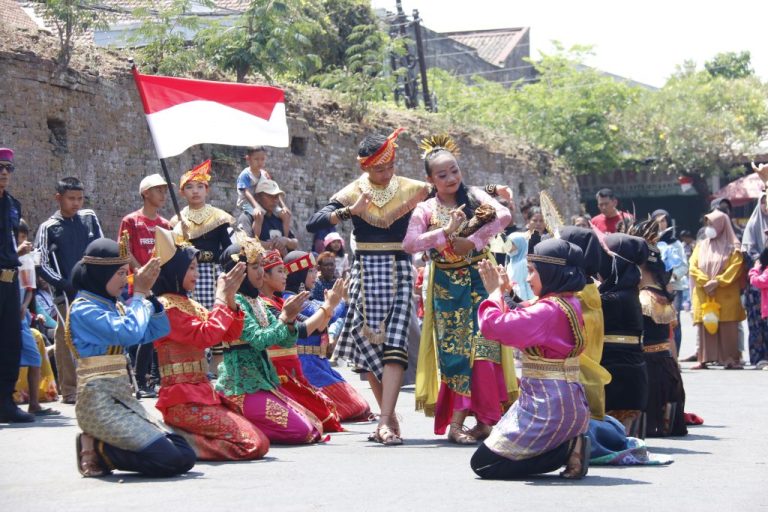 Pentas Budaya Meriahkan Peringatan Hari Jadi Kartasura ke-343  (Foto: Dok Pemkab Sukoharjo)