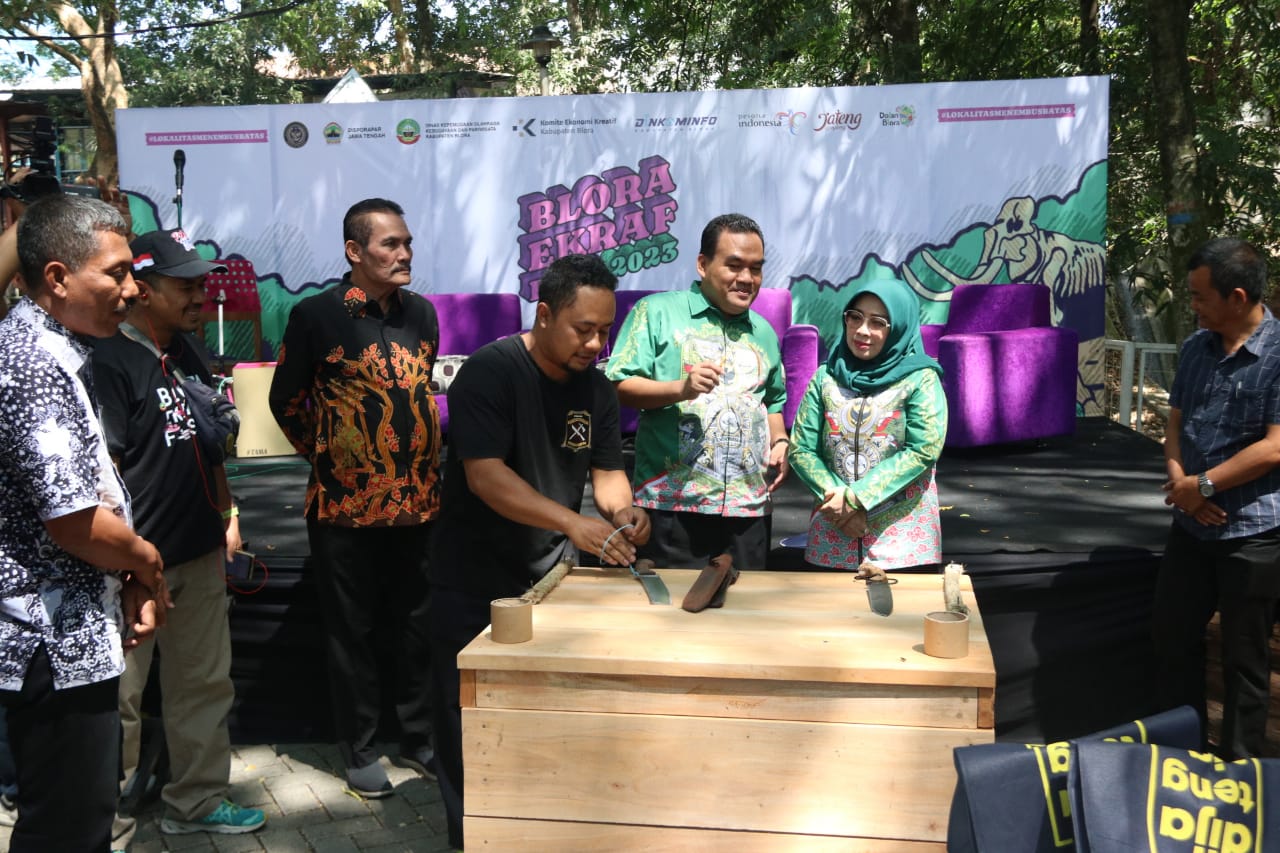 Produk Lokal Blora Ditampilkan pada Festival Ekonomi Kreatif (Foto: Dok Dinkominfo Blora)