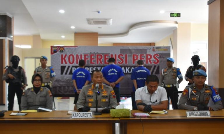 Polresta Surakarta Bekuk Pelaku Pencurian Mobil Pemandu Karaoke (Foto: Dok Humas Polresta Surakarta)