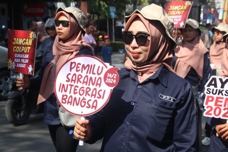 KPU Blora Lanjutkan Kirab Pemilu 2024, setelah Serah Terima dari KPU Bojonegoro (Foto: Dok Dinkominfo Blora)