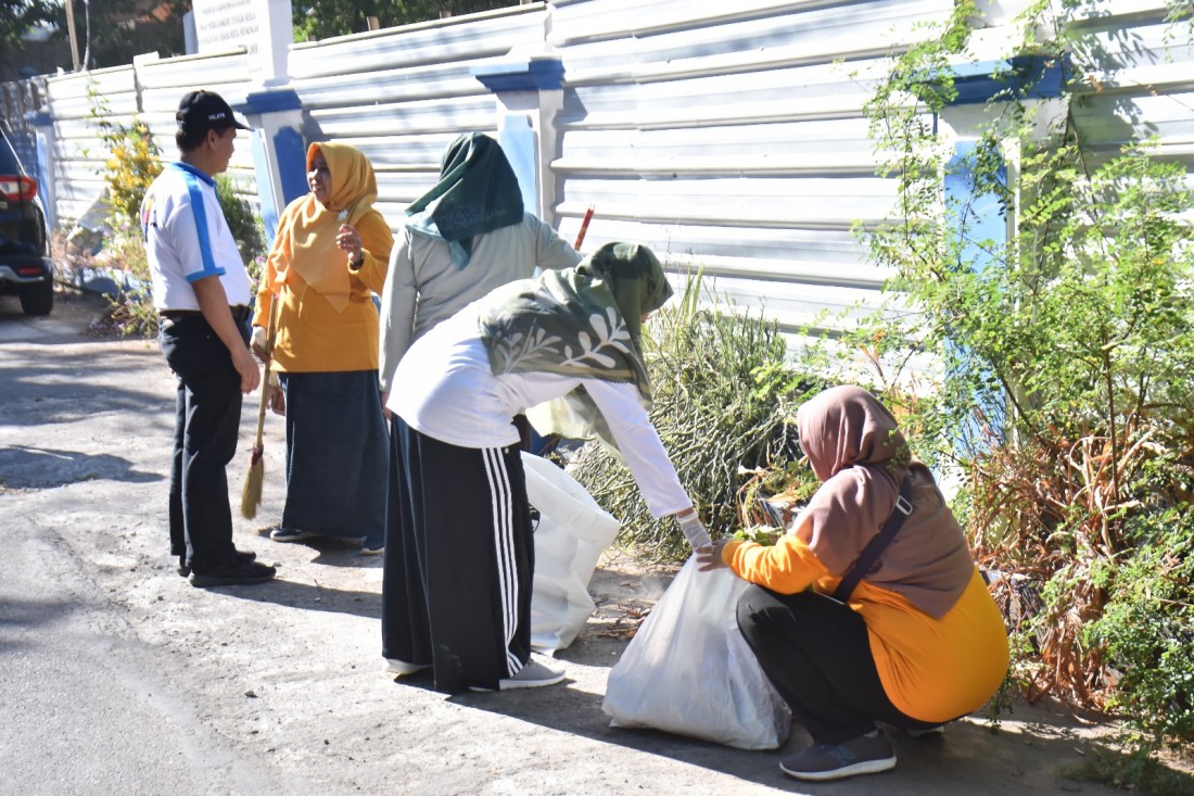 Memperingati Hari Pungut Sampah Sedunia, Bupati Ajak Belajar Kelola Sampah di Desa Paulan (Foto: Dok Kominfo Karanganyar)