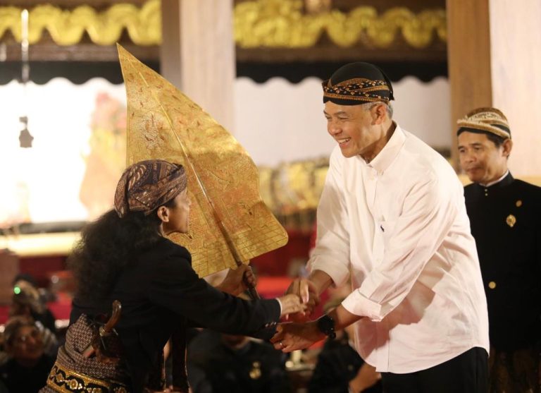 Jelang Purna Tugas, 300 Dalang se-Indonesia Pentaskan Lakon ‘Wahyu Keprabon’ untuk Ganjar