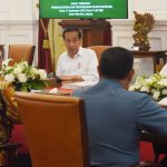 Presiden Jokowi memimpin ratas yang membahas mengenai pemberantasan dan penanganan kasus narkoba, di Istana Merdeka, Jakarta, Senin (11/09). (Foto: Dok  Humas Setkab)