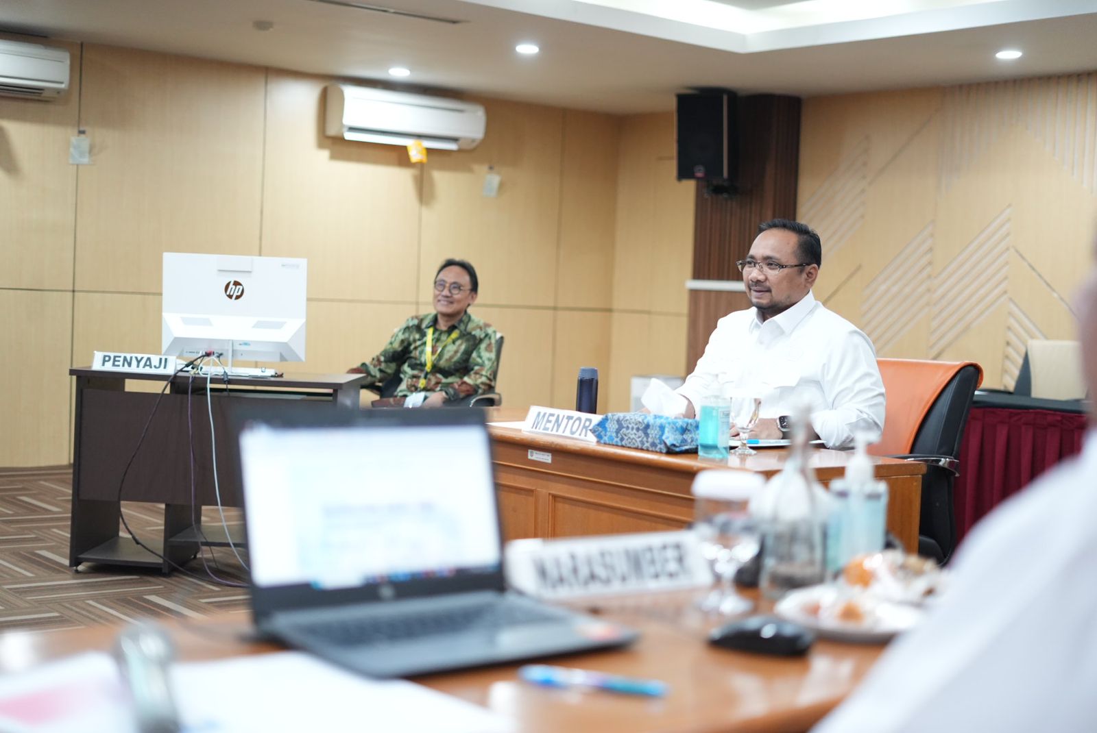 Kepala BPJPH M. Aqil Irham memaparkan rancangan proyek perubahan di LAN, Jakarta, Senin (04/09) (Foto: Dok BPJPH)