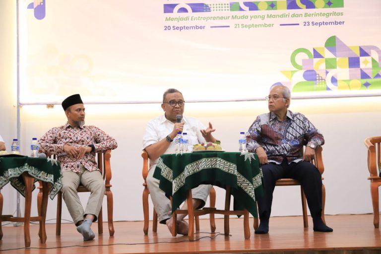 Perguruan Tinggi Harus Menyesuaikan Diri dengan Perkembangan Dunia Kerja (Foto: Dok Biro Humas Kemnaker)
