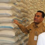 Pemkab Bersama Perum Bulog Salurkan Cadangan Pangan untuk 89.330 KPM (Foto: Dok Dinkominfo Blora)