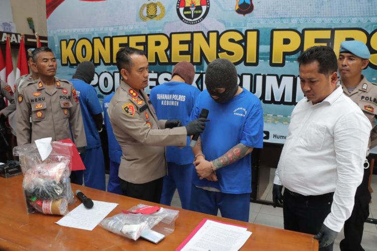 Modus Baru Dimasukan Batu Apung, 87 Gram Sabu Diamankan Sat Resnarkoba Polres Kebumen