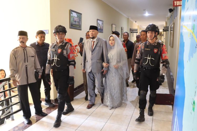 Polresta Banyumas Fasilitasi Tahanan Kasus TPPO Menikah di Mapolresta Banyumas (Foto: Dok Humas Polresta Banyumas)