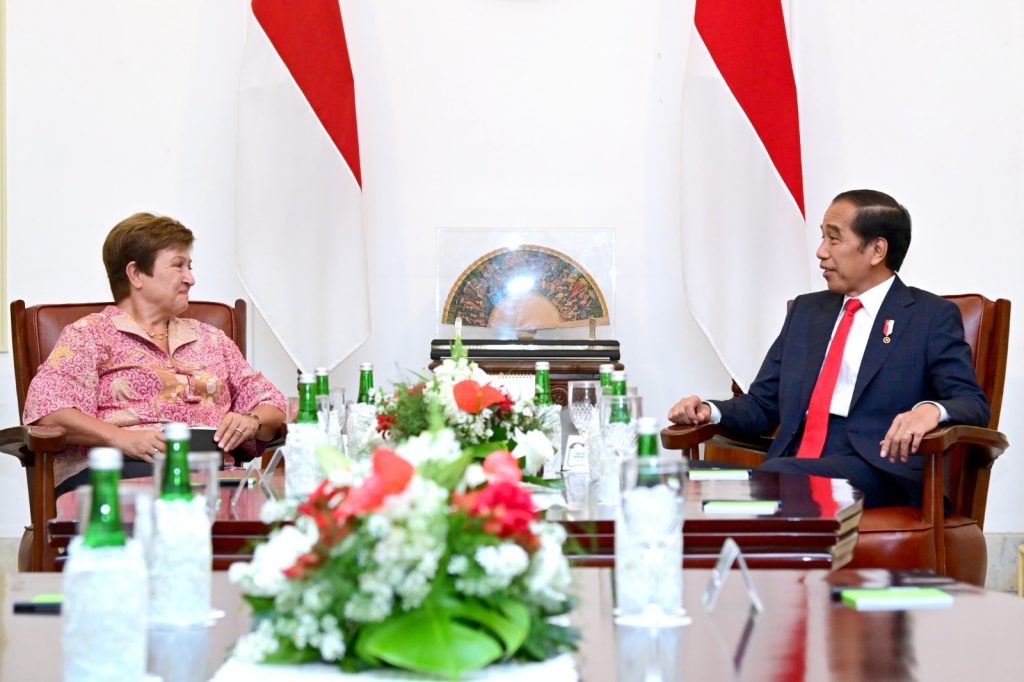 Presiden Jokowi menerima Direktur Pelaksana IMF Kristalina Georgieva, di Istana Merdeka, Jakarta, Senin (04/09). (Foto: Dok BPMI Setpres)
