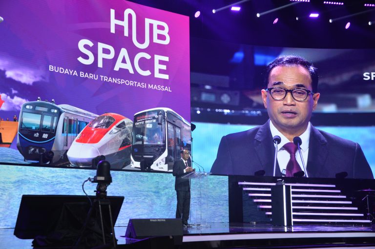 Menhub Ajak Masyarakat Membangun Budaya Baru Melalui Transportasi Massal (Foto: Dok Kemenhub)