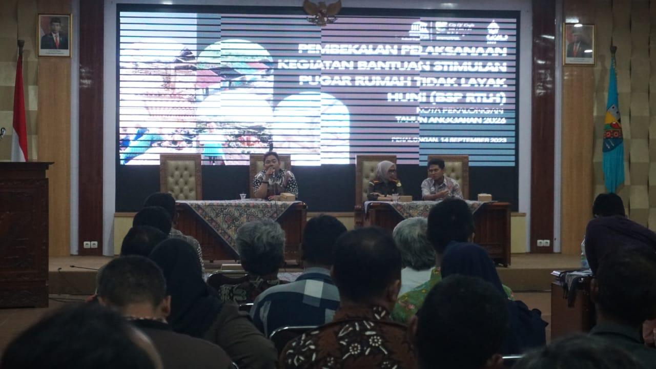 Pemkot Pastikan Bantuan Stimulan RTLH Tepat Sasaran dan Tepat Guna (Foto: Dok Timkom Pemkot Pekalongan)