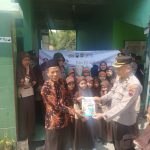 Tingkatkan Minta Baca Anak, Polres Kudus Bagikan 1.092 Buku Bacaan