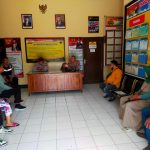 Polsek Gembong Mediasi Warga yang Merasa Tertipu Sales Kios Elektronik