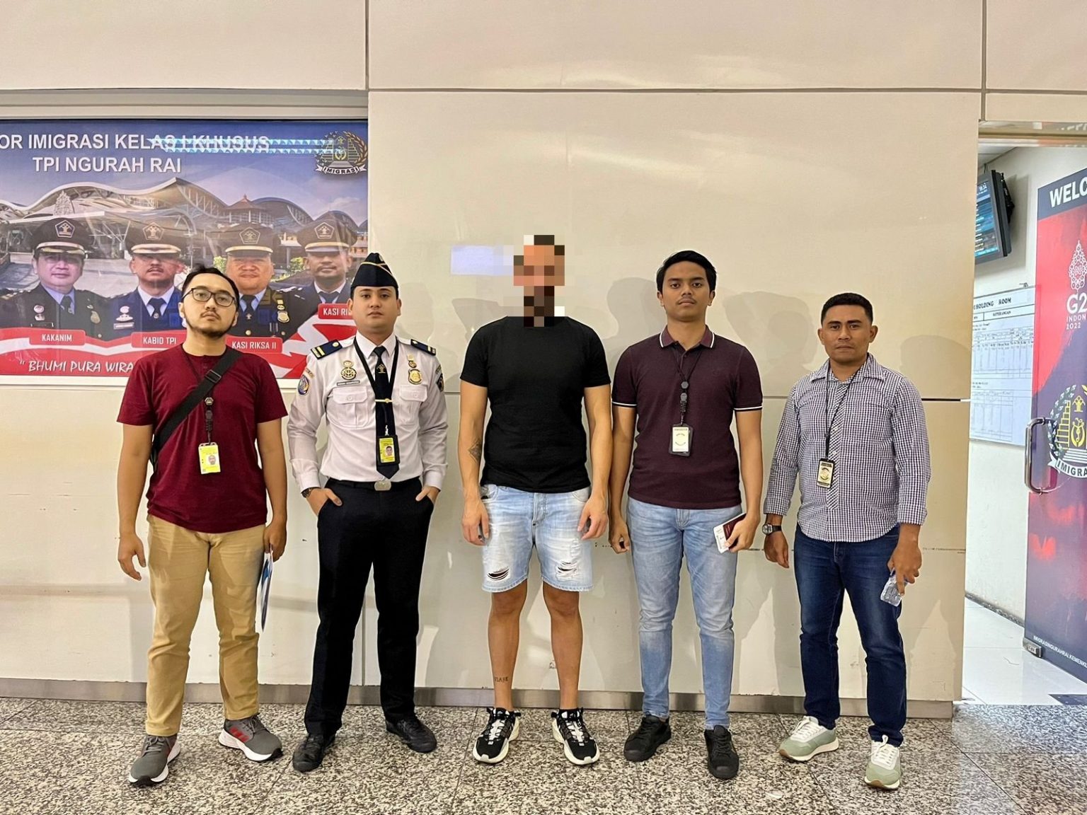 Kantor Imigrasi Ngurah Rai Deportasi Bule Italia Pelaku Video Asusila (Foto: Dok Humas Ditjenim)