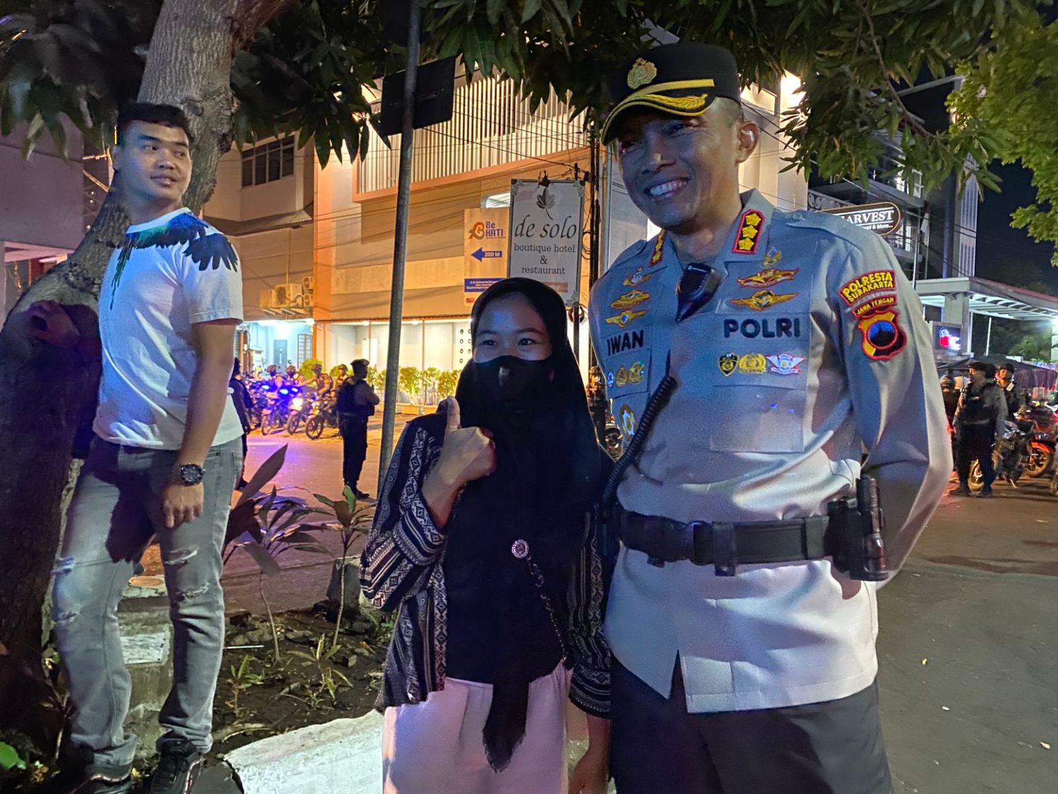 Kapolresta Surakarta Wujudkan Keinginan Ibu Muda yang Ngidam Berfoto Dengan Polisi (Foto: Dok Humas Polresta Surakarta)