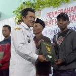 Serahkan 1.228 Sertipikat, Bupati Ingatkan Bila Diagunkan Jangan untuk Kredit Konsumtif (Foto: Dok Pemkab Wonosobo)