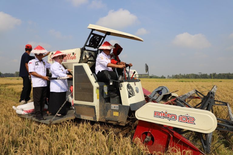Kapusluh Kementan Bersama Wabup Purworejo Hadiri FFD Scalling Up CSA SIMURP di Tegalrejo
