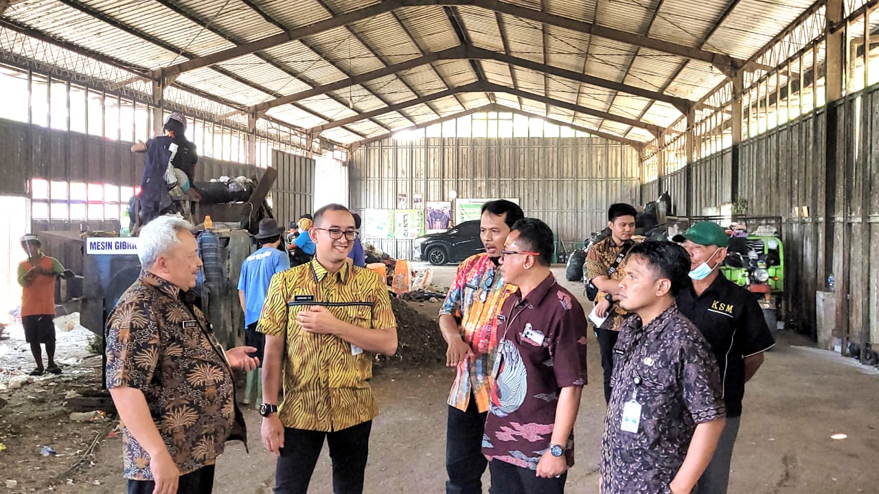 Gerak Cepat Pj Bupati Banyumas, Tinjau BPBD, TPST Kedungrandu dan TPA BLE Kalibagor (Foto: Dok Pemkab Banyumas)