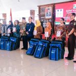 Pemkot Magelang membagikan alat Antropometri Kit kepada sebanyak 198 Posyandu se-Kota Magelang. (Foto: Dok Pemkot Magelang)