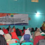 Penyerahan bantuan Dana Tunggu Hunian tahap dua bagi masyarakat terdampak gempa di Kabupaten Cianjur, Jawa Barat, pada Jumat (08/09). (Foto: Dok BNPB)